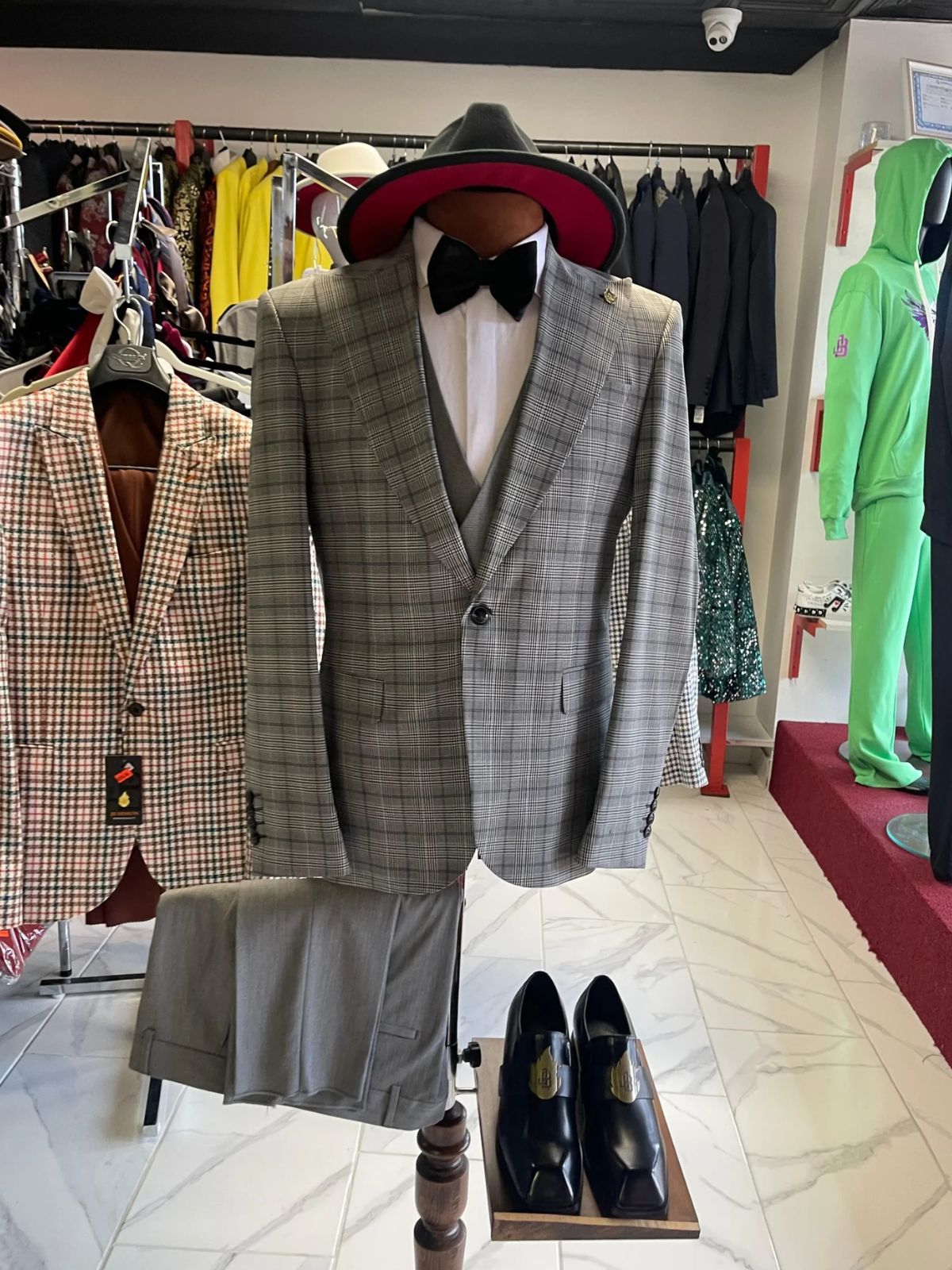 A JB Grey Plaid 3pc Suit Set - Image 2