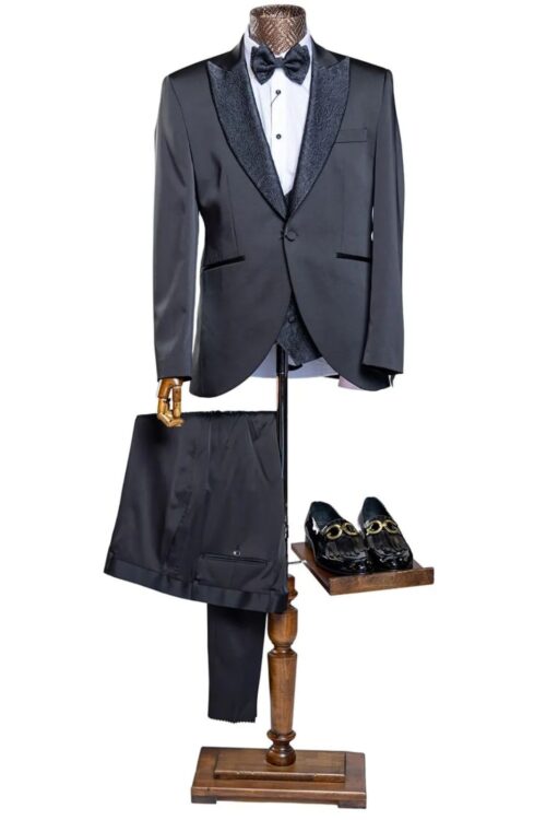 Quesste Plain Black Flowery Collar 4pcs Suit Set